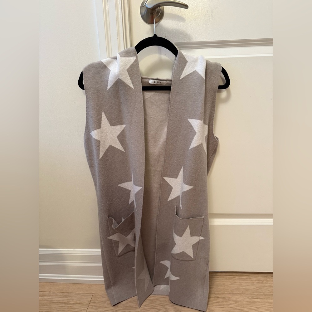 Gray Star Patterned Vest